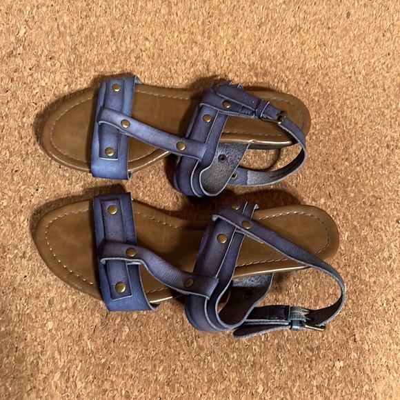 Sandals - Picture 4 of 8